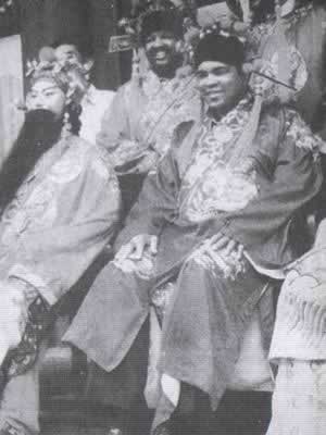 拳王阿里宣布退役