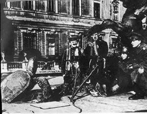 德国柏林工人总罢工并武装庆祝(历史上今天lssjt.cn)