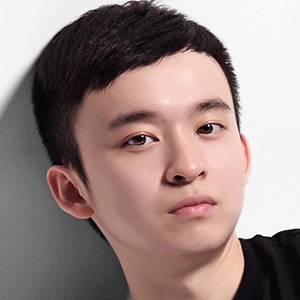 董子健的英文名