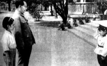 庆祝辞去庆祝中央总书记职务(歷史上的今天。中国)